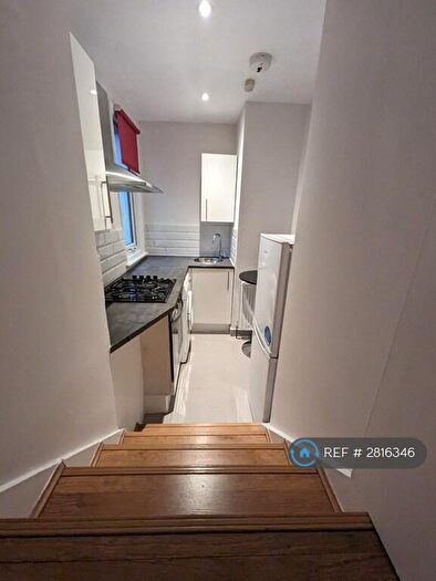 Studio To Rent In Raleigh Road, London, N8