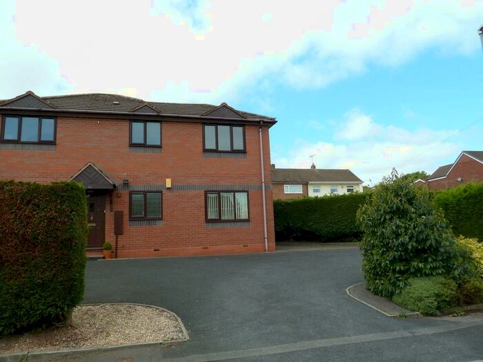 2 Bedroom Maisonette To Rent In Woodcote Way, Streetly, Sutton Coldfield, B74