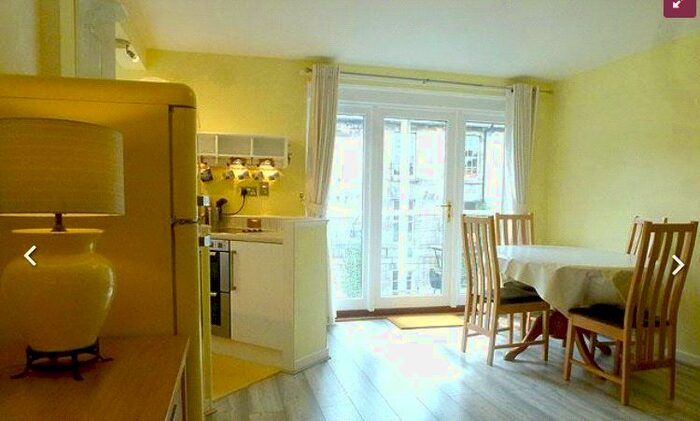 2 Bedroom Flat To Rent In St Bernards Row, Stockbridge, Edinburgh, EH4