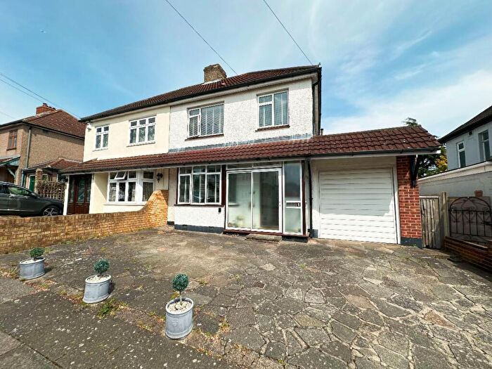 3 Bedroom Semi-Detached House For Sale In Woodstock Avenue, Romford, RM3