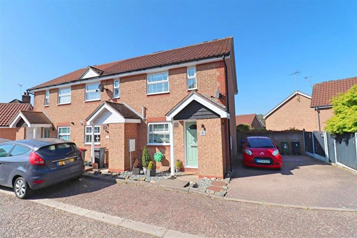 2 Bedroom Semi-detached House For Sale In Jersey Way, Braintree, CM7