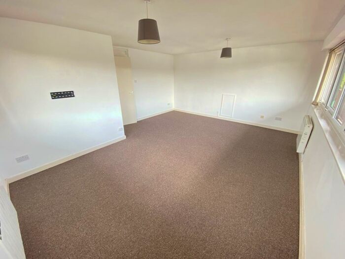 3 Bedroom Apartment To Rent In Gorse Covert Centre, Loughborough, LE11