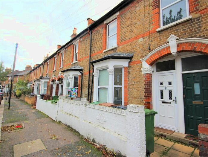2 Bedroom Flat To Rent In Hove Avenue, London, E17
