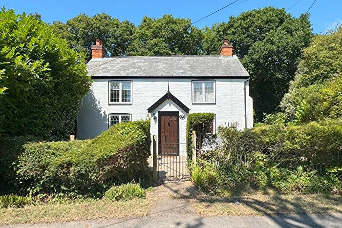 2 Bedroom Detached House For Sale In Cottagers Lane, Hordle, Lymington, Hampshire, SO41