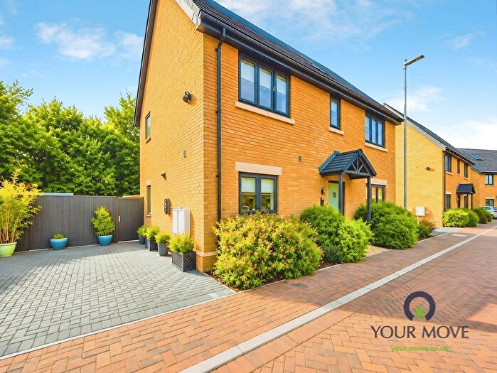 3 Bedroom Detached House To Rent In Fairlake View, Sittingbourne, Kent, ME10