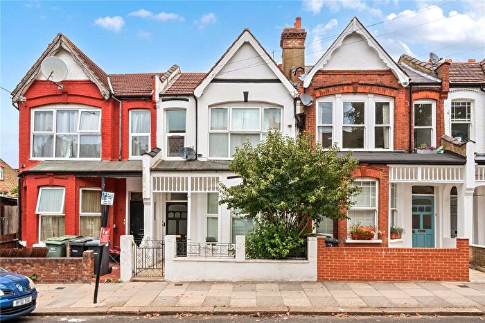 2 Bedroom Flat For Sale In Arcadian Gardens, Wood Green, London, N22