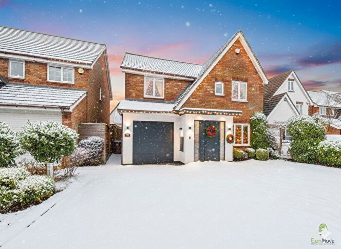 4 Bedroom Detached House For Sale In Darenth Park Avenue, Dartford, DA2