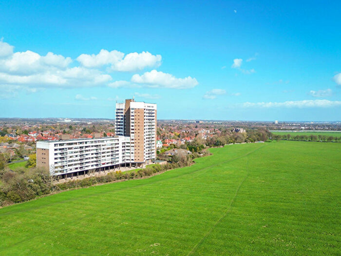 3 Bedroom Flat For Sale In Montagu Court, Gosforth, Newcastle Upon Tyne, NE3