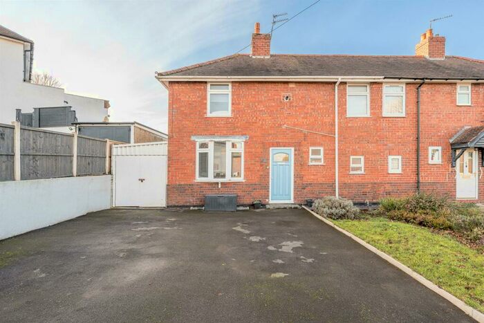 3 Bedroom Semi-Detached House For Sale In Francis Road, Stourbridge, DY8