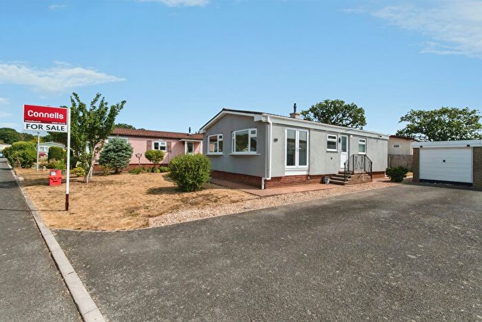 2 Bedroom Park Home For Sale In Glen Close, Clyst St. Mary, Exeter, EX5