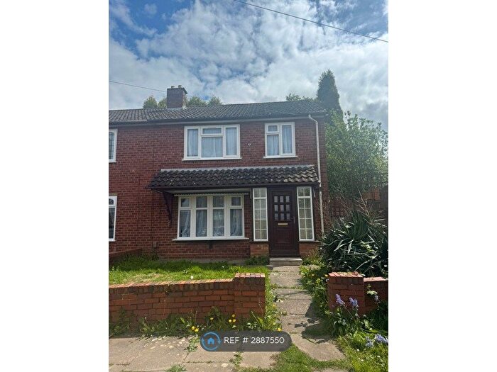 3 Bedroom Semi-Detached House To Rent In Dudley, Dudley, DY3