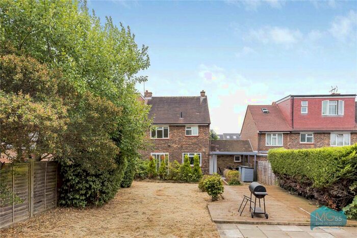 3 Bedroom Semi-Detached House To Rent In Kingsgate Avenue, Finchley, London, N3