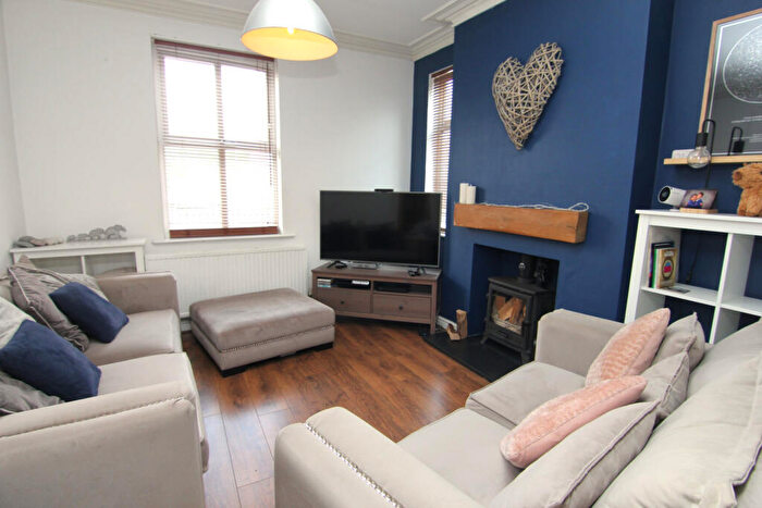 3 Bedroom End Of Terrace House For Sale In Fairfield Road, Droylsden, M43