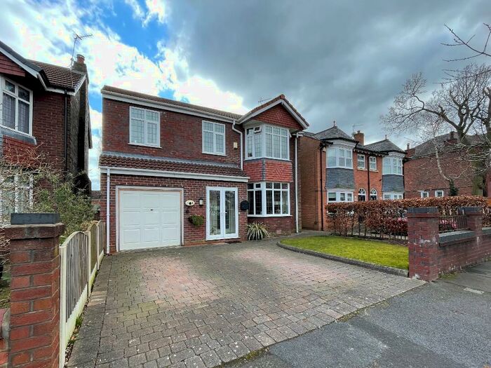 4 Bedroom Detached House For Sale In Wellfield Road, Offerton