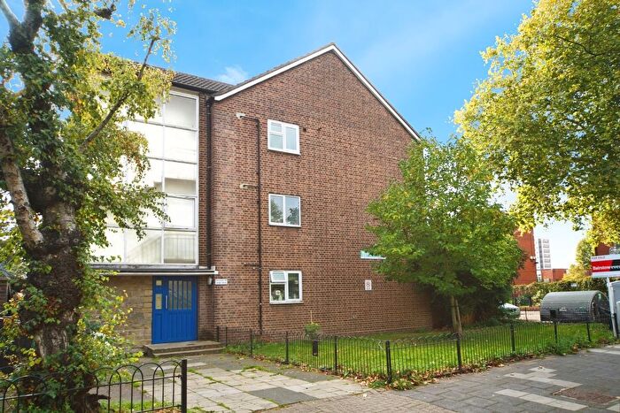 1 Bedroom Flat To Rent In Evering Road, London, N16