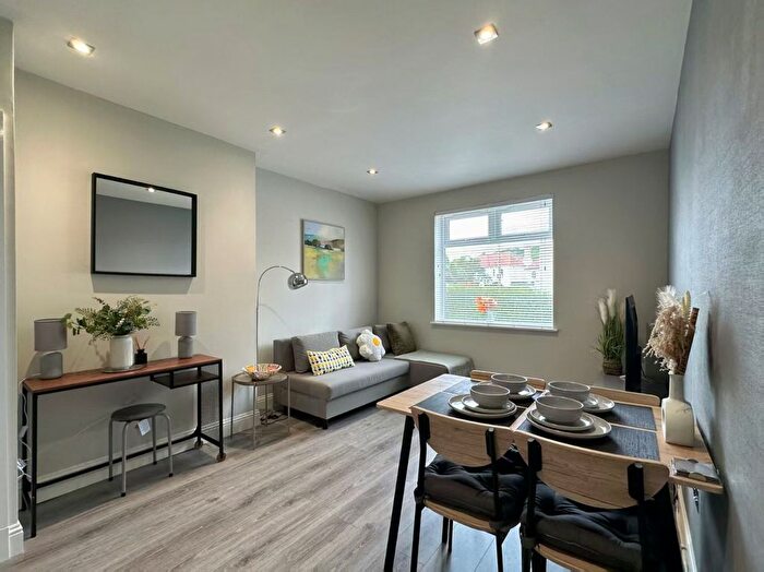 2 Bedroom Flat To Rent In Saughton Gardens, Edinburgh, EH12