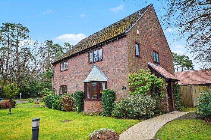 3 Bedroom End Of Terrace House For Sale In Clare Mead, Rowledge, Farnham, GU10