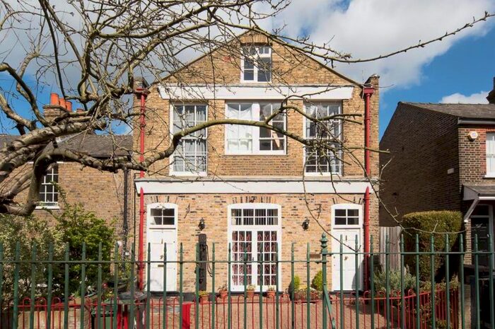 1 Bedroom Maisonette To Rent In Church Path, London, E17