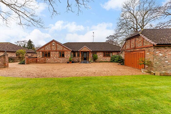 4 Bedroom Detached House For Sale In Crondall Road, Fleet, GU51