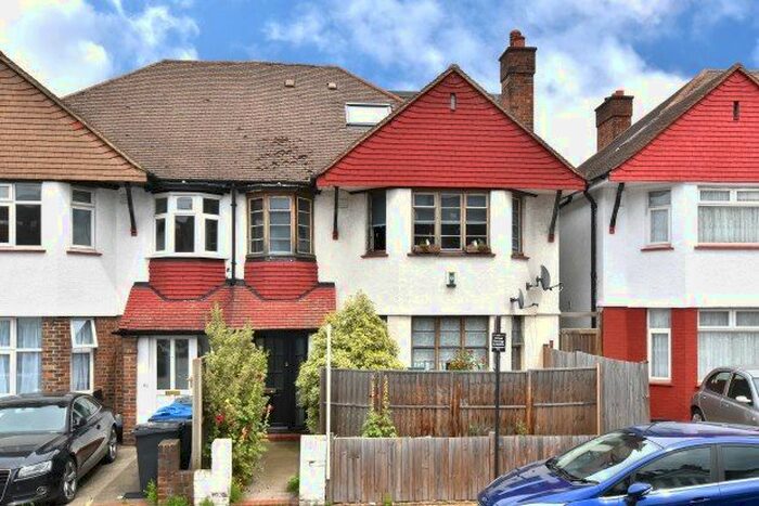 2 Bedroom Flat To Rent In Norbury Crescent, London, SW16