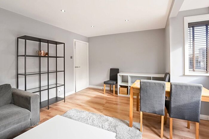 1 Bedroom Flat To Rent In Brixton Station Road, Brixton, London, SW9