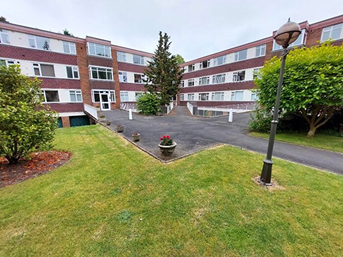 3 Bedroom Flat To Rent In Grove Court, Davenport Road, Coventry, CV5
