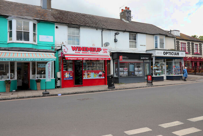 Flat To Rent In Brunswick Road, Shoreham By Sea, BN43