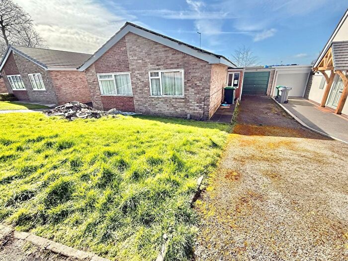 3 Bedroom Bungalow For Sale In Sunningdale Drive, Oakham, Tividale, B69