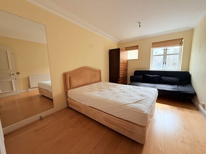 1 Bedroom Flat To Rent In Redwood Mansions, Chantry Square, W8