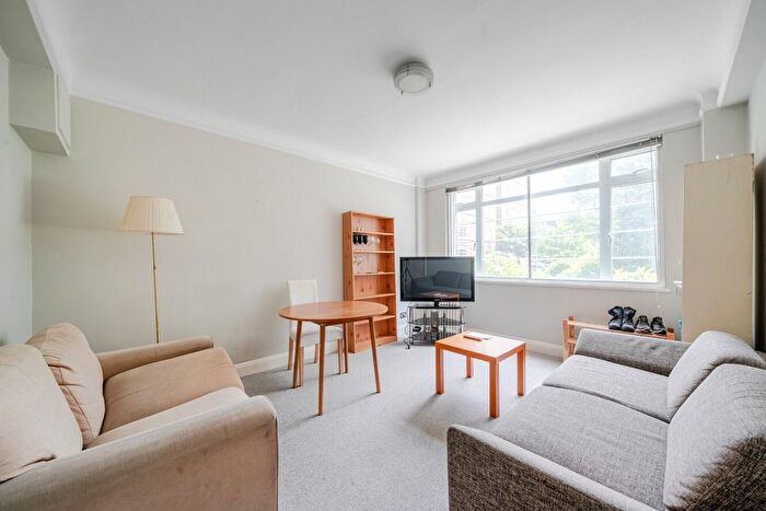 4 Bedroom Flat For Sale In Balham High Road, London, SW17