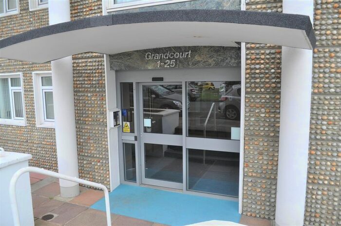 1 Bedroom Flat For Sale In King Edwards Parade, Eastbourne, BN21