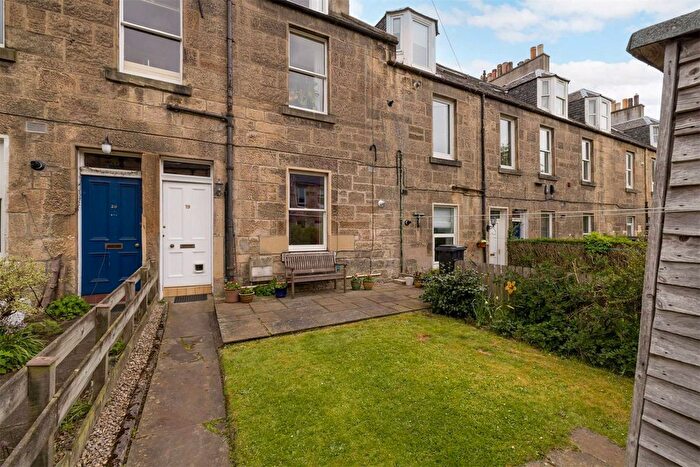 2 Bedroom Flat For Sale In Ivy Terrace, Shandon, Edinburgh, EH11