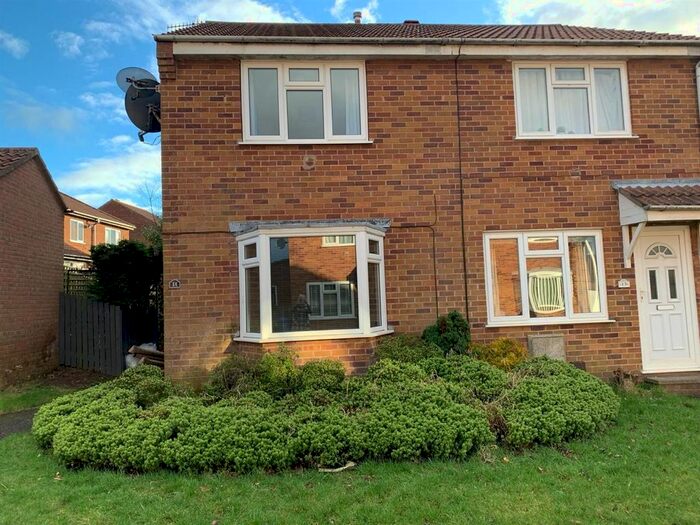 2 Bedroom Semi-Detached House To Rent In Hildenley Close, Scarborough, YO12