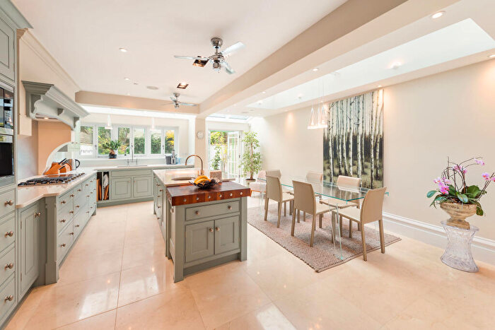 5 Bedroom House To Rent In Cambridge Road, SW11