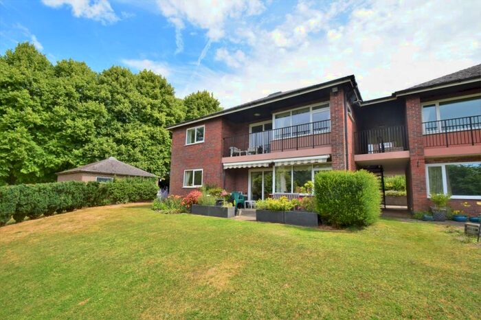 2 Bedroom Retirement Property To Rent In Kings Worthy, SO23