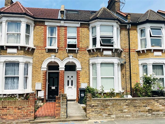 2 Bedroom Flat For Sale In Farley Road, Catford, London, SE6