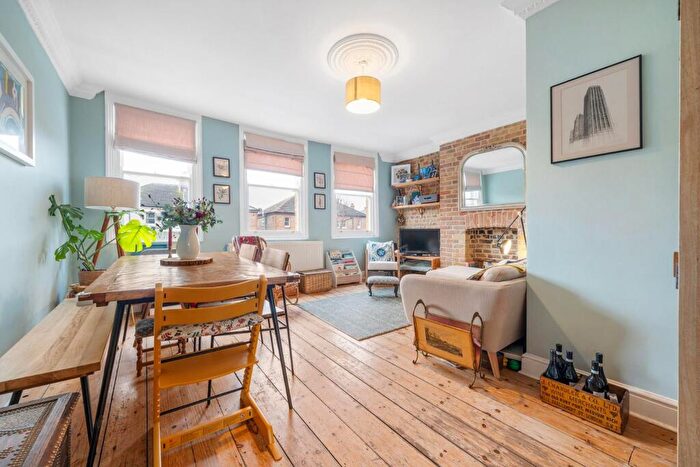 2 Bedroom Flat For Sale In Dulwich Road, SE24