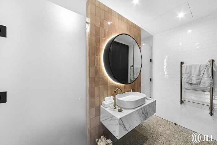 2 Bedroom Apartment For Sale In Viaduct Gardens London, SW11