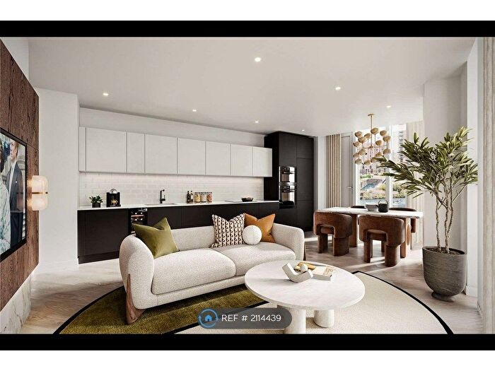 2 Bedroom Flat To Rent In Trinity Way, Manchester, M3