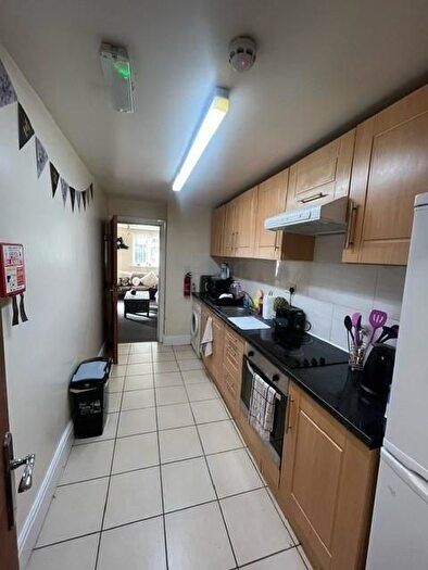 3 Bedroom Semi Detached House To Rent In A Cardigan Road, Leeds, LS6