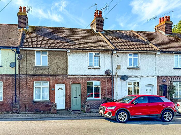 2 Bedroom Terraced House For Sale In Horsham Road, Littlehampton, BN17