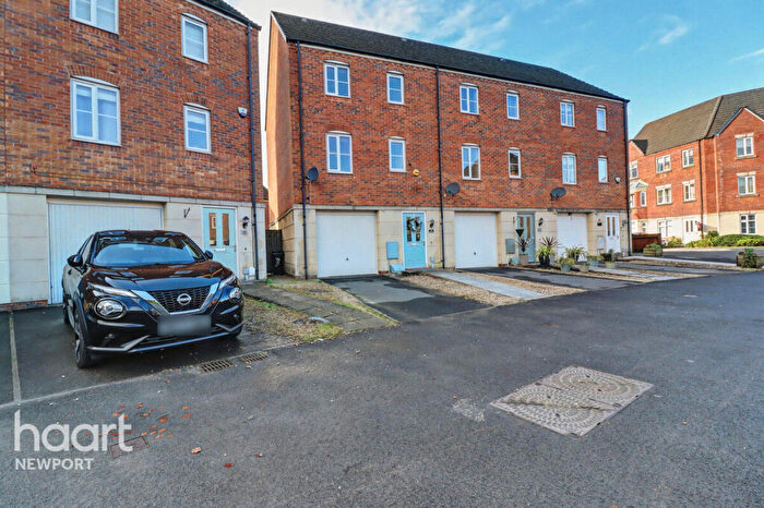 3 Bedroom Town House For Sale In Lysaght Circle, Newport, NP19
