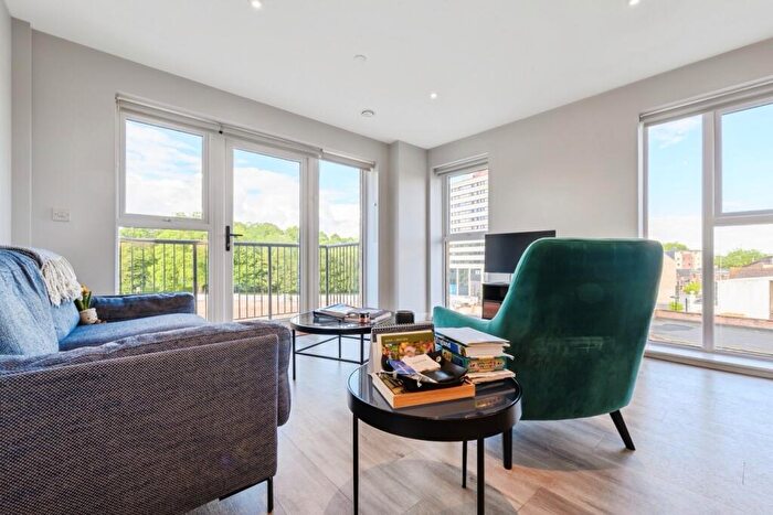 2 Bedroom Apartment To Rent In Gatehouse Apartments, Southampton Southampton, SO14