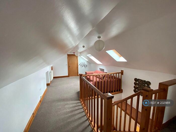 2 Bedroom Flat To Rent In Pantygwydr Road, Uplands, Swansea, SA2