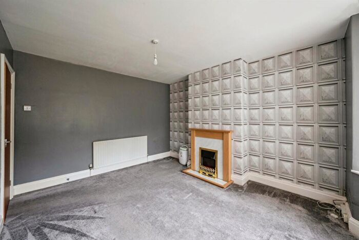 3 Bedroom Semi-Detached House For Sale In Bawtry Road, Hellaby, Rotherham, S66