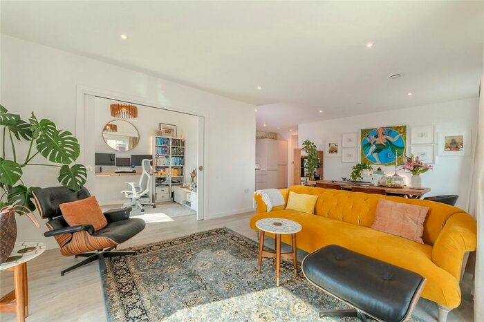 2 Bedroom Flat To Rent In Effra Gardens, Heartwell Avenue, London, E16