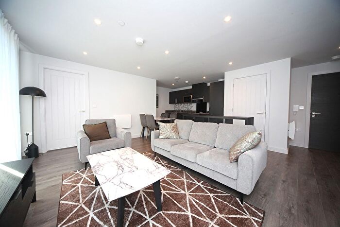 2 Bedroom Flat To Rent In Apartment, The Hive, - Castle Street, Luton, LU1