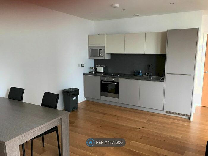 2 Bedroom Flat To Rent In High Street, Manchester, M4