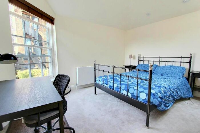 2 Bedroom Mews House To Rent In Selbourne Road, Enfield, N14