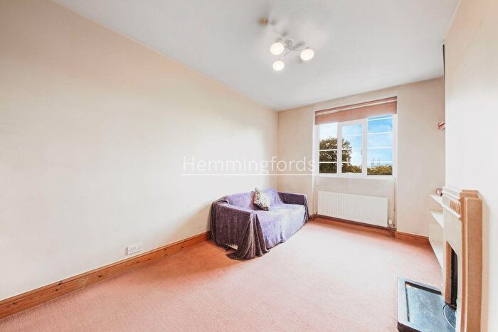 1 Bedroom Flat For Sale In Angel House, Pentonville Road, N1